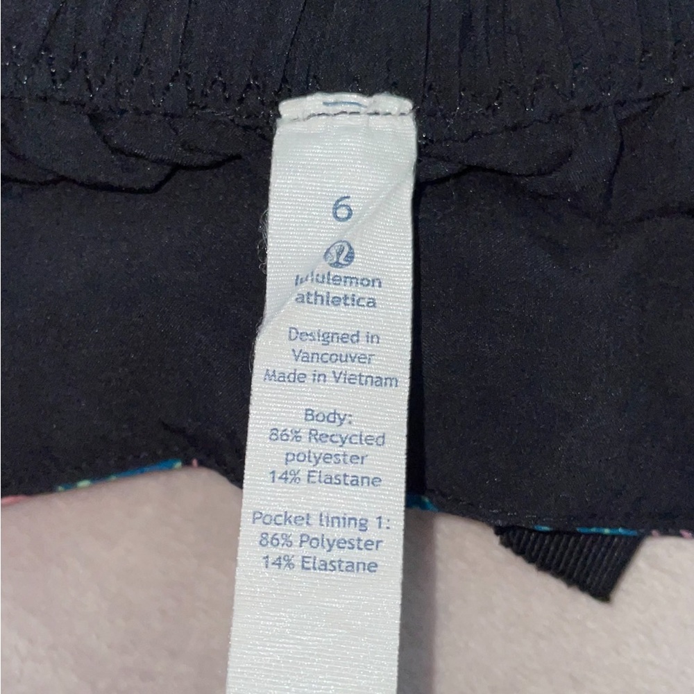 Lululemon athletic short size 6 - Picture 8 of 11